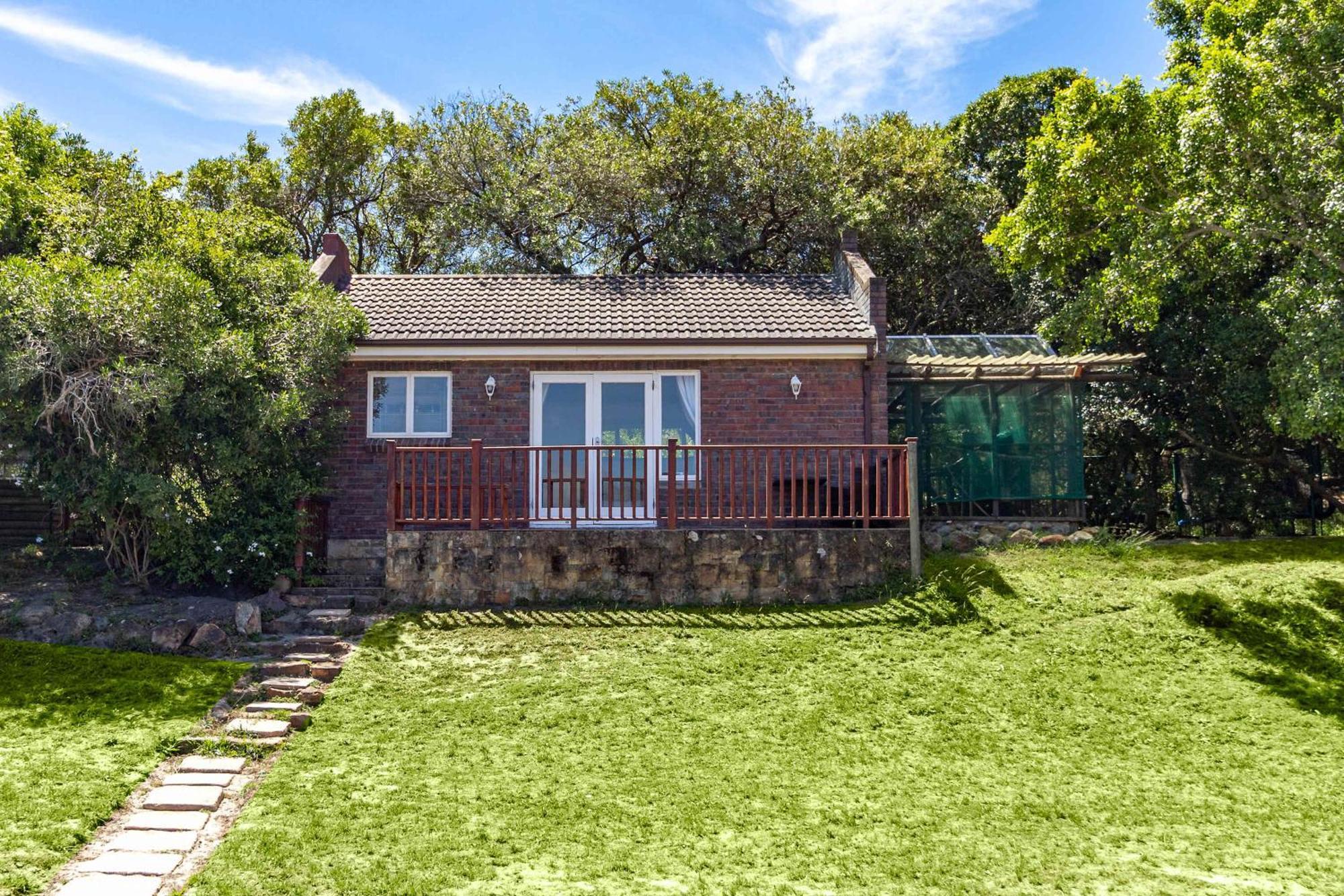 Charming 1 Bedroom, Garden Kleinleeukoppie Estate, Hout Bay, Cape Town, South Africa Holiday home